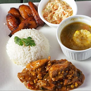 Chikenin Corn Sauce/pollo En Salsa De Maiz