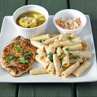 Grilled Chicken Fillet/Pollo a la Plancha con Pasta