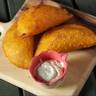 Empanada De Maiz De Pollo