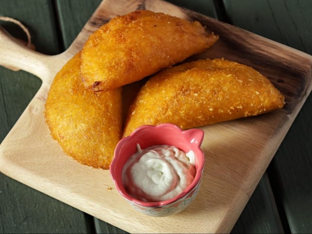 Empanada de Maiz de Pollo.